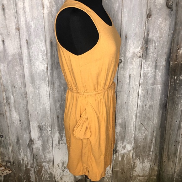 Sleeveless dress - Picture 2 of 2